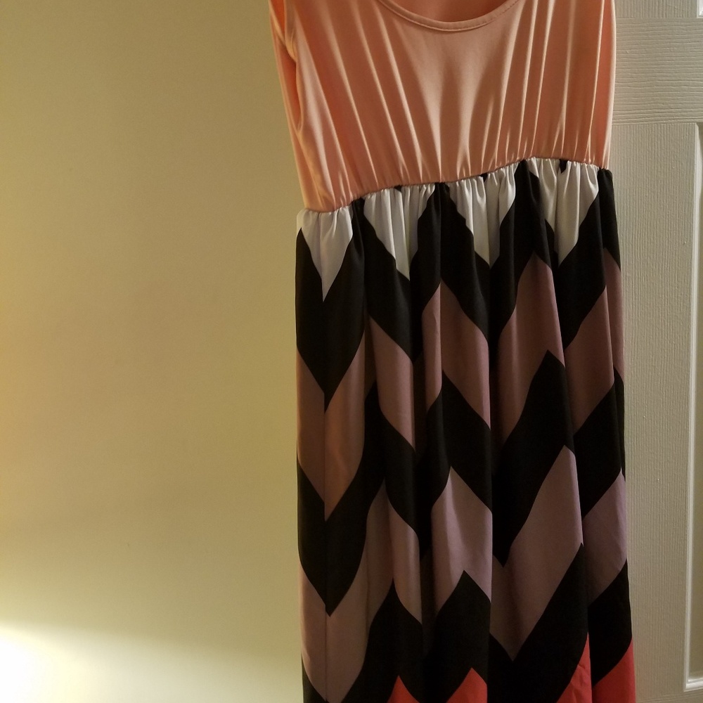Dress - Picture 6 of 6